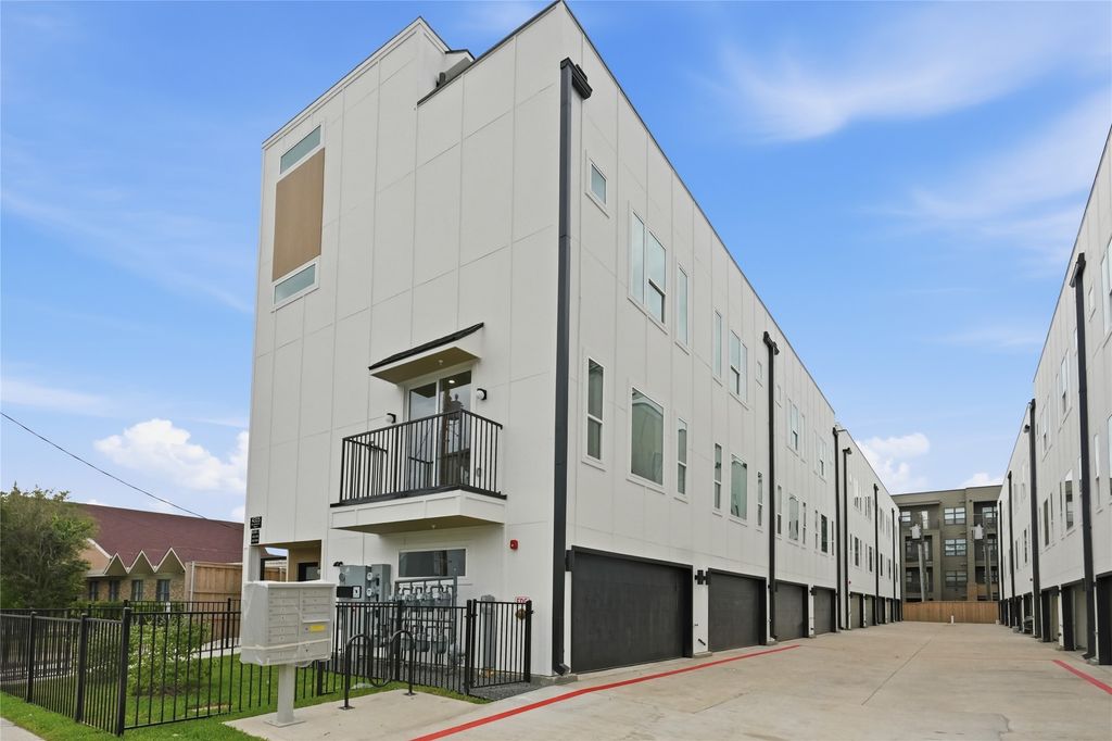 4315 San Jacinto Street 101, Dallas, TX 75204