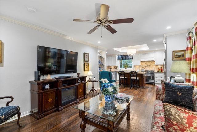 1432 Sylvan Avenue, Dallas, TX 75208