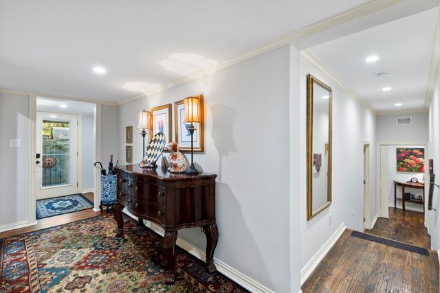 1432 Sylvan Avenue, Dallas, TX 75208