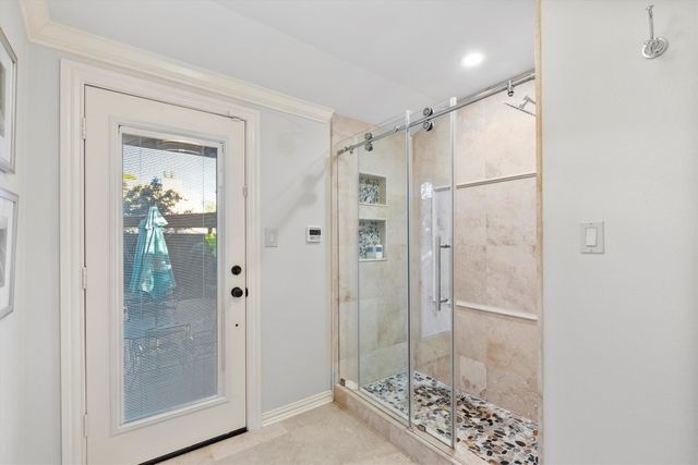 1432 Sylvan Avenue, Dallas, TX 75208