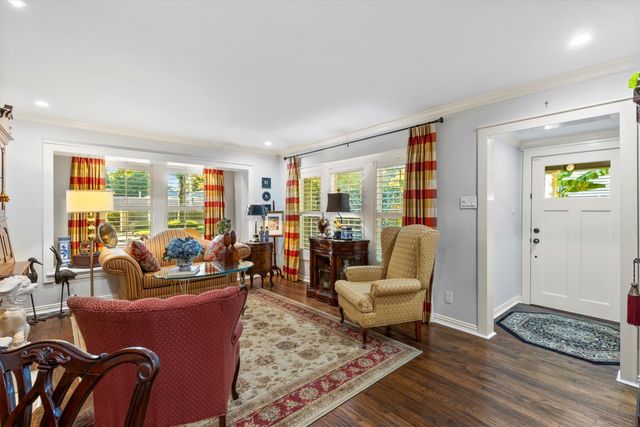 1432 Sylvan Avenue, Dallas, TX 75208