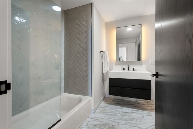 55 Lagrange St 1805, Boston, MA 02116