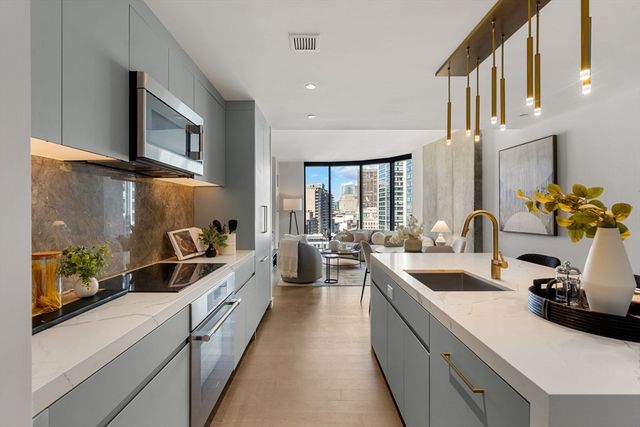 55 Lagrange St 1805, Boston, MA 02116