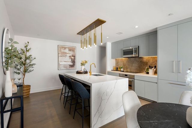 55 Lagrange St 1805, Boston, MA 02116