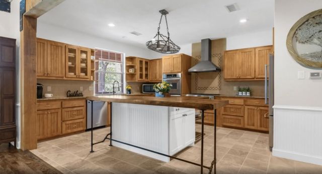 218 River Oaks Drive, Combine, TX 75159