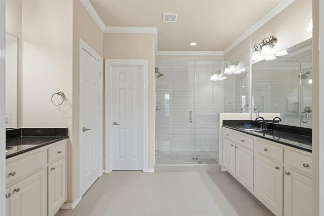 39 Islewood Boulevard E, The Woodlands, TX 77380
