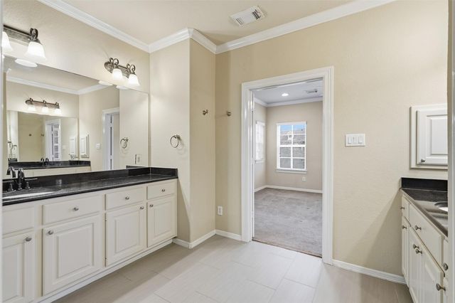 39 Islewood Boulevard E, The Woodlands, TX 77380