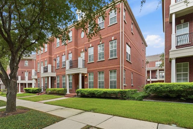 39 Islewood Boulevard E, The Woodlands, TX 77380