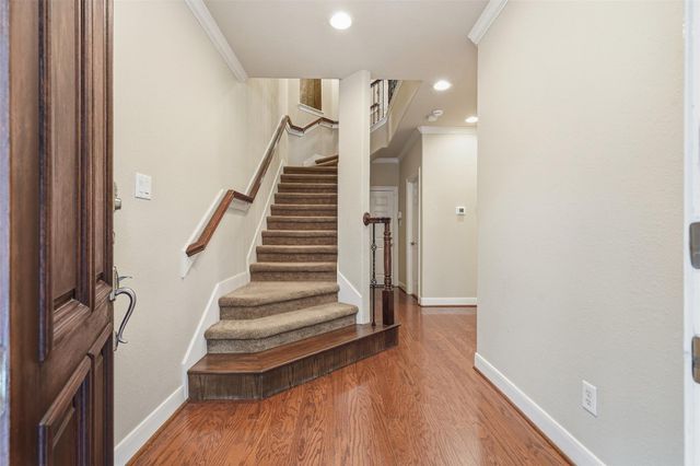 39 Islewood Boulevard E, The Woodlands, TX 77380