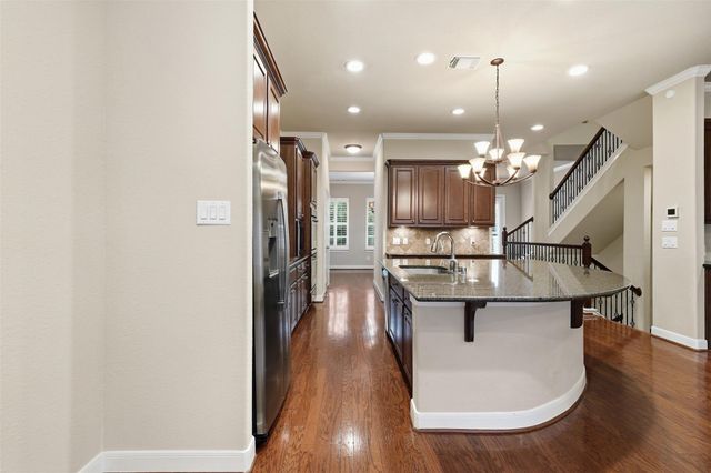 39 Islewood Boulevard E, The Woodlands, TX 77380