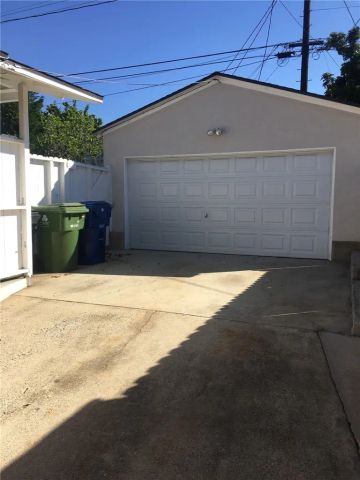 8340 Chase, Los Angeles, CA 90045