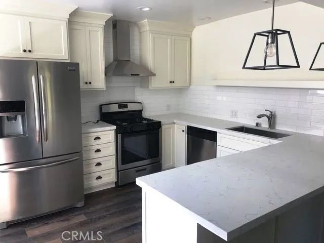 8340 Chase, Los Angeles, CA 90045