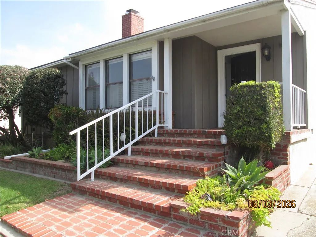 8340 Chase, Los Angeles, CA 90045