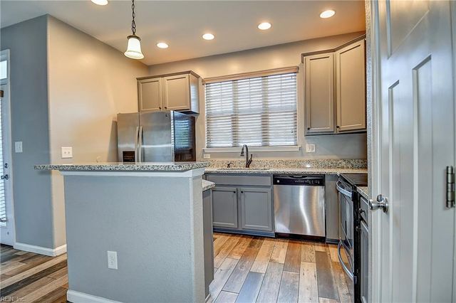 624 Foster LN, Virginia Beach, VA 23451