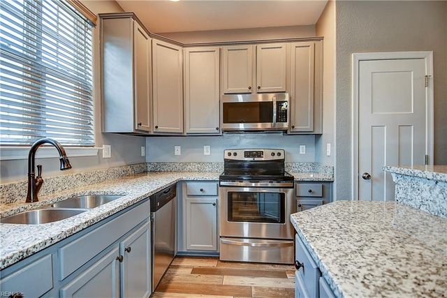 624 Foster LN, Virginia Beach, VA 23451