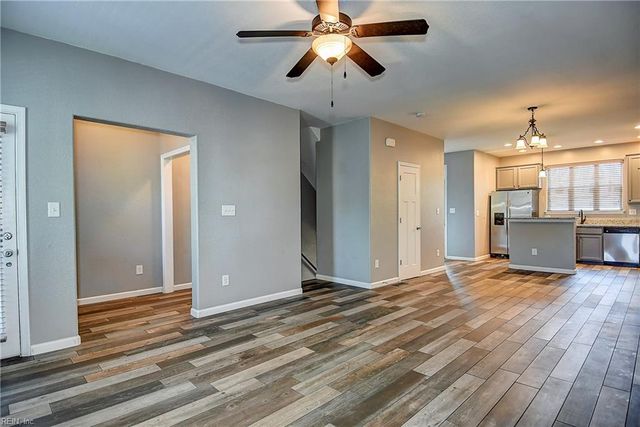 624 Foster LN, Virginia Beach, VA 23451