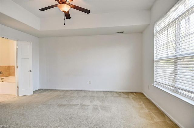 624 Foster LN, Virginia Beach, VA 23451