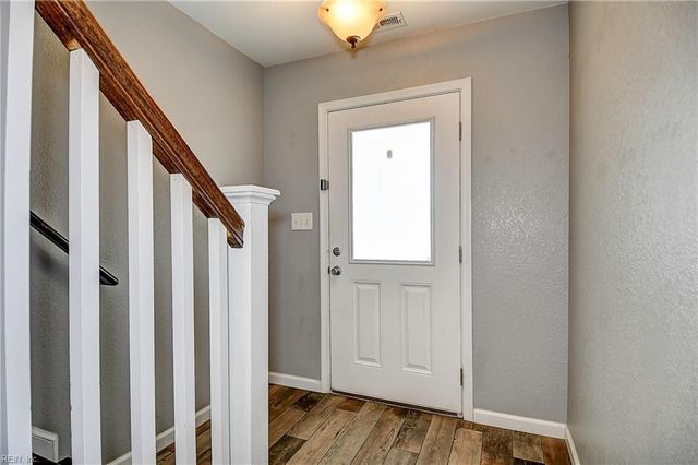 624 Foster LN, Virginia Beach, VA 23451