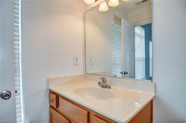 624 Foster LN, Virginia Beach, VA 23451