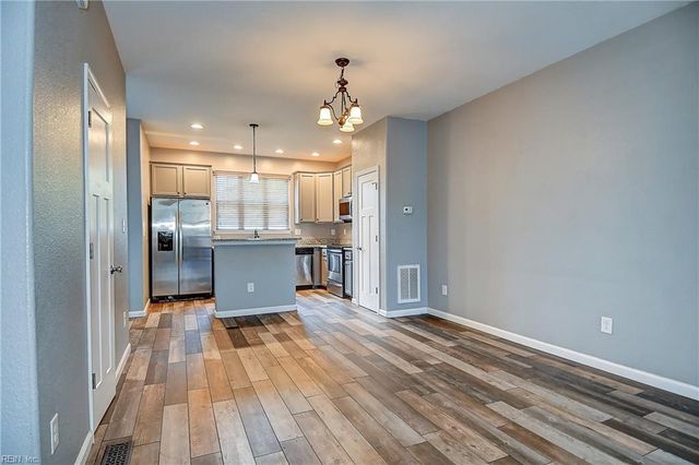 624 Foster LN, Virginia Beach, VA 23451