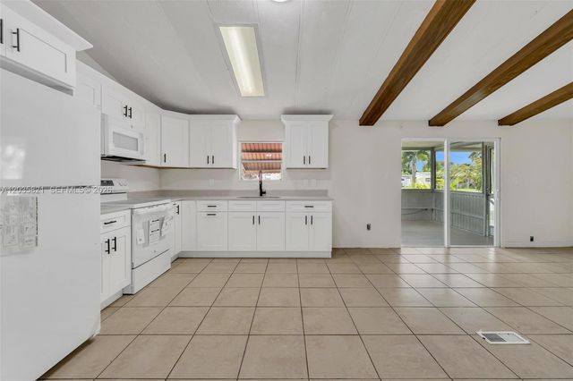 710 NW 217th Way, Pembroke Pines, FL 33029
