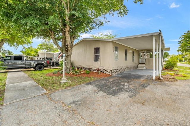 710 NW 217th Way, Pembroke Pines, FL 33029