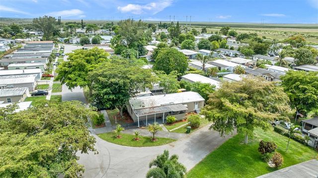 710 NW 217th Way, Pembroke Pines, FL 33029