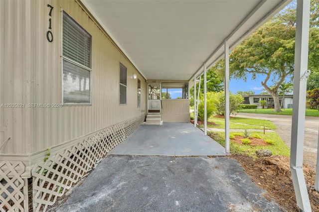710 NW 217th Way, Pembroke Pines, FL 33029