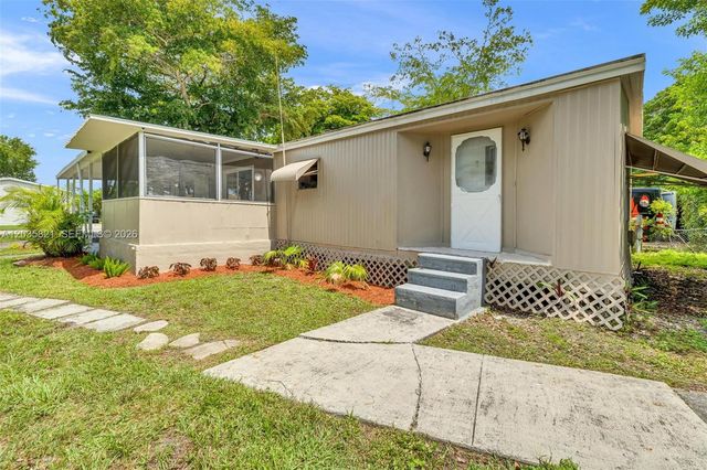 710 NW 217th Way, Pembroke Pines, FL 33029