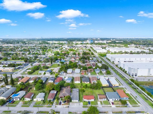 4017 SW 24th St, West Park, FL 33023