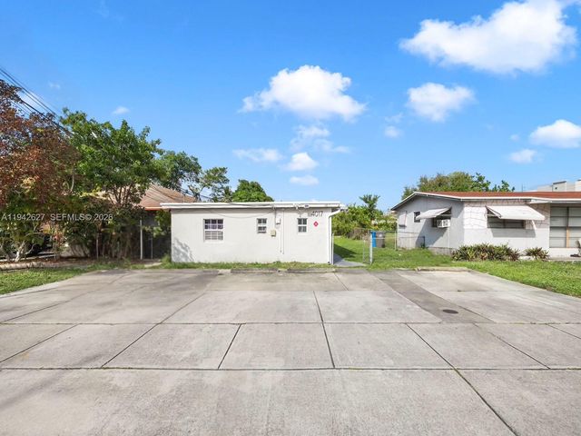 4017 SW 24th St, West Park, FL 33023