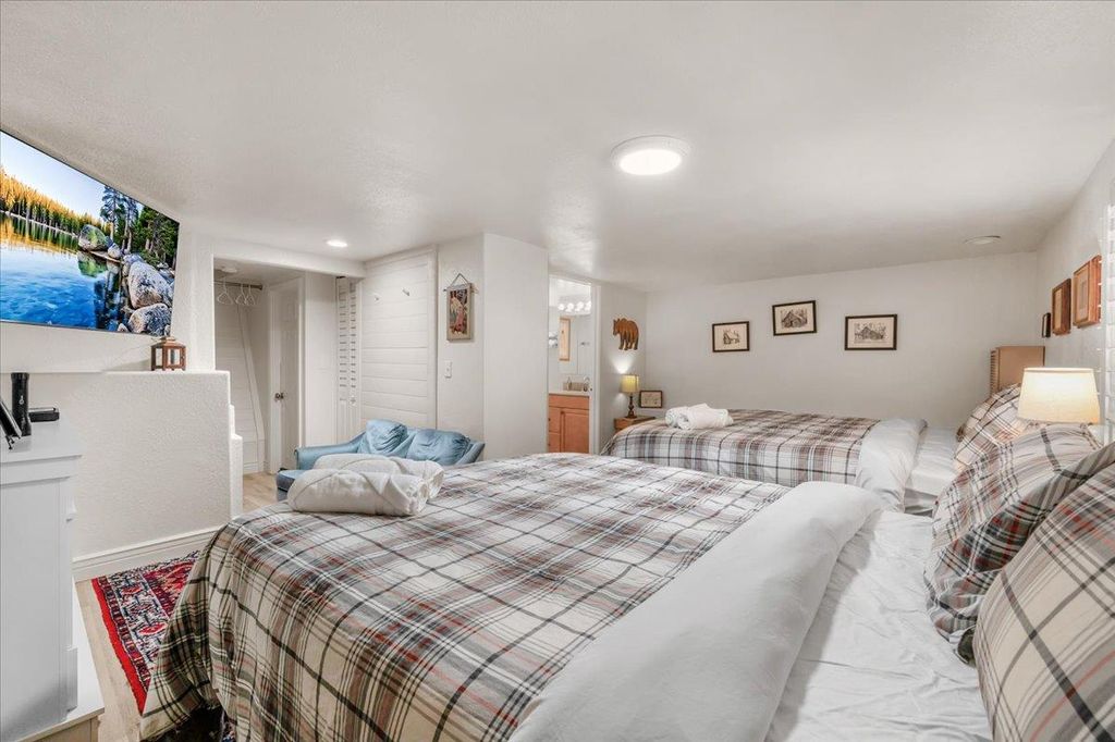 Image 18 of property listing at 40814 Mill Run Lane, Shaver Lake, CA 93664