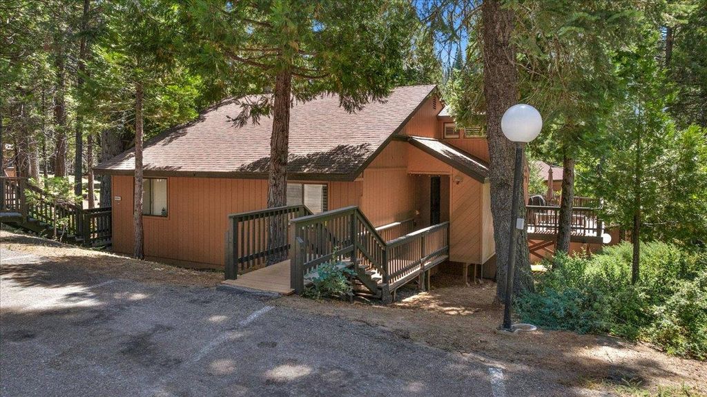 Image 3 of property listing at 40814 Mill Run Lane, Shaver Lake, CA 93664