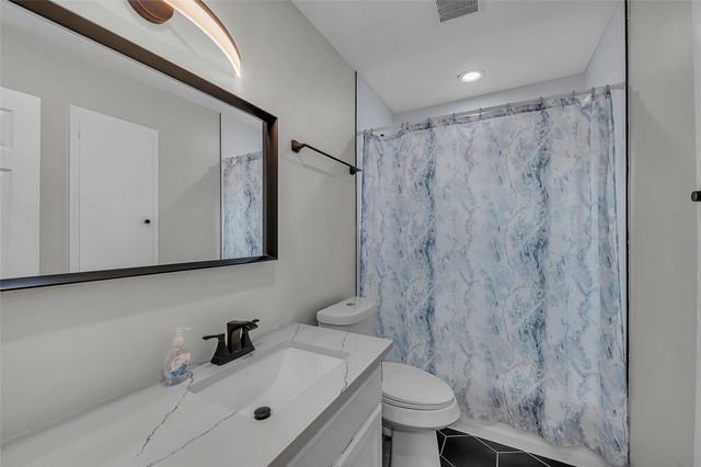 3400 Laguna DR, Austin, TX 78741