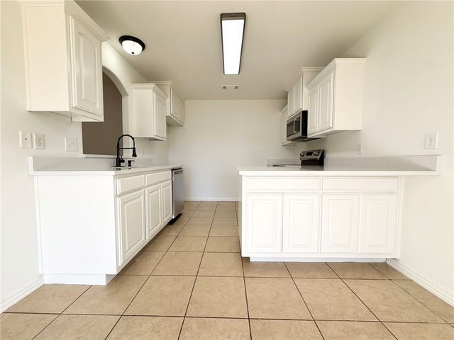 2912 S D Place, Rogers, AR 72756