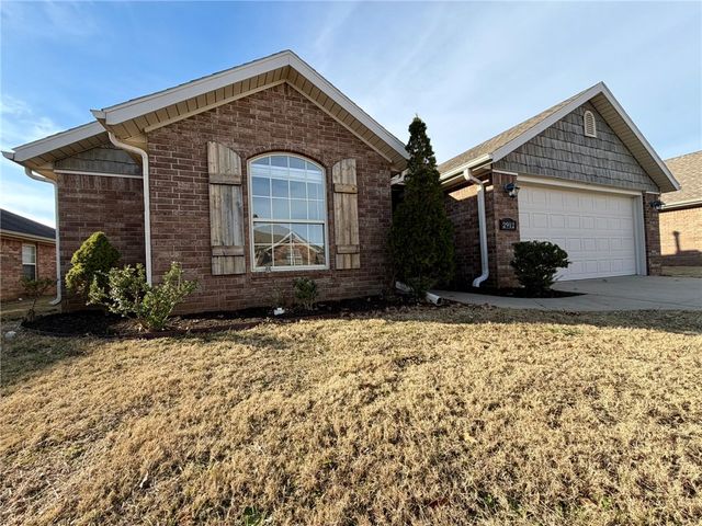 2912 S D Place, Rogers, AR 72756
