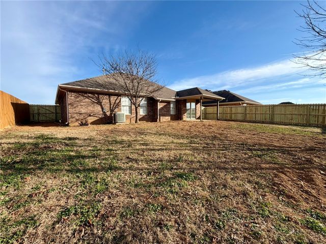 2912 S D Place, Rogers, AR 72756