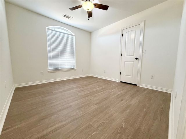 2912 S D Place, Rogers, AR 72756