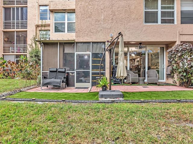 9410 Live Oak PL 110, Davie, FL 33324