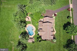4953 GLOUCESTER DR, Doylestown, PA 18902