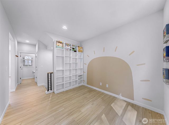 22425 69th Place W, Mountlake Terrace, WA 98155