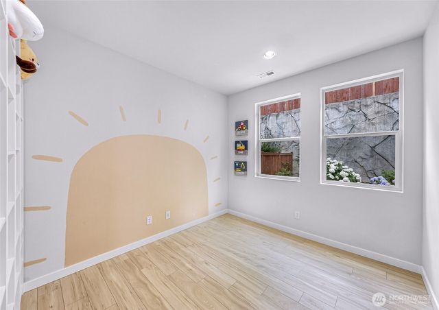 22425 69th Place W, Mountlake Terrace, WA 98155