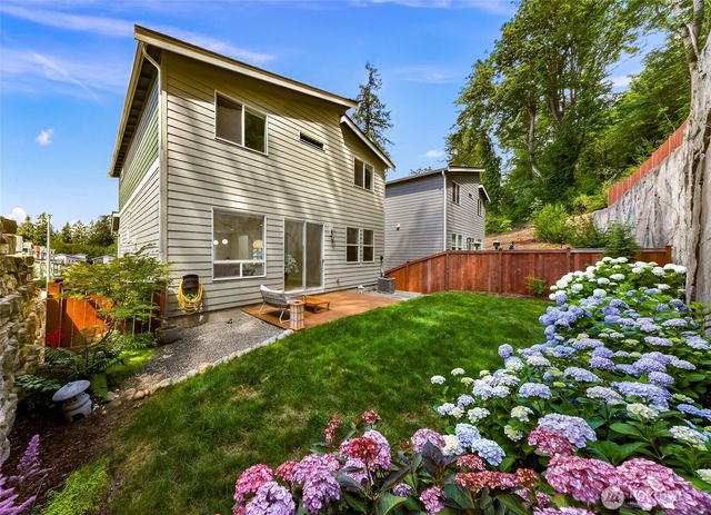 22425 69th Place W, Mountlake Terrace, WA 98155