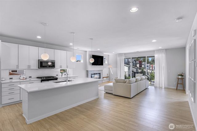 22425 69th Place W, Mountlake Terrace, WA 98155