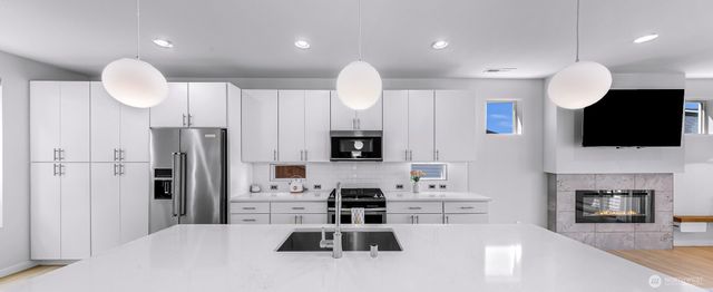 22425 69th Place W, Mountlake Terrace, WA 98155