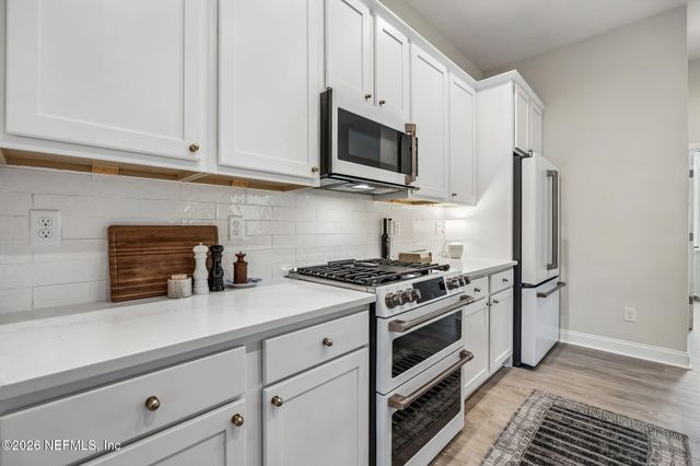 418 S 8TH Street, Fernandina Beach, FL 32034