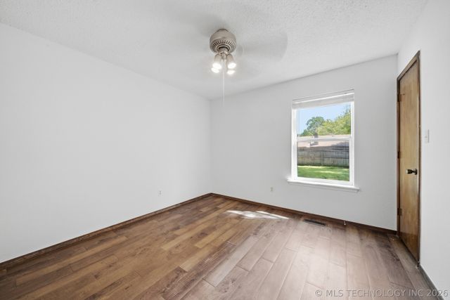 3903 S Walnut Place, Broken Arrow, OK 74011