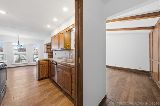3903 S Walnut Place, Broken Arrow, OK 74011