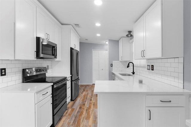 14986 RIALTO AVENUE, Brooksville, FL 34613