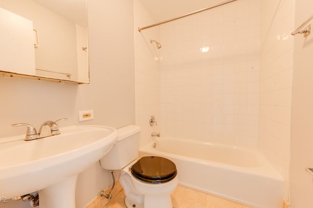316 MARENGO Avenue 2B, Forest Park, IL 60130